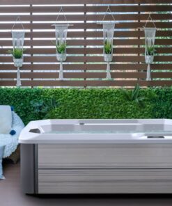 Spa para exterior Hot Spot modelo Stride con capacidad de 3 personas y gabinete color Almond - Imagen 9