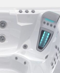 Spa para exterior Highlife modelo Grandee con capacidad de 7 personas y gabinete color Brushed Nickel - Imagen 7